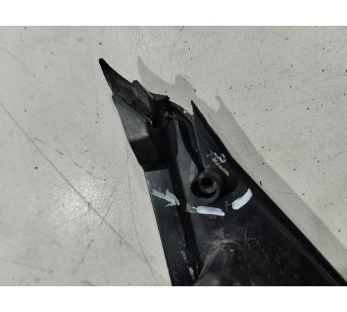 Уголок двери (задний левый)