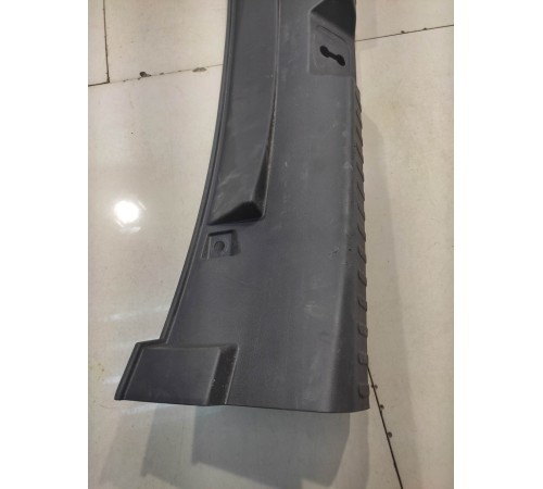 Накладка замка багажника