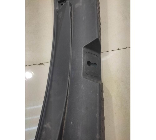 Накладка замка багажника