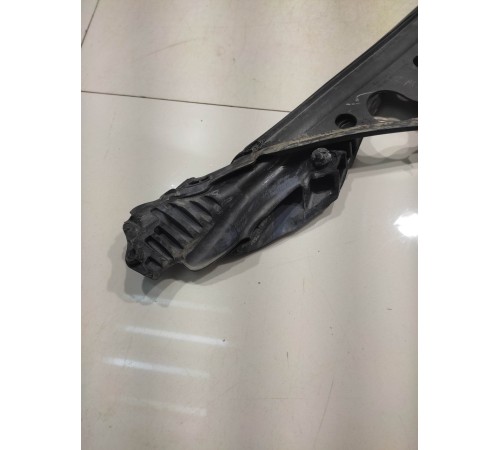 Уплотнитель двери (передний, левый)