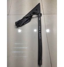 Уплотнитель двери (передний, левый)