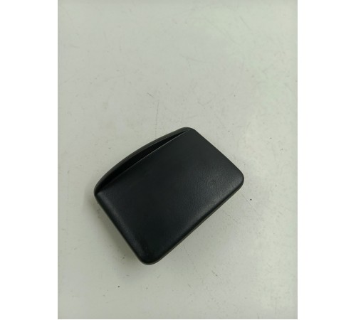 Заглушка спинки заднего сиденья левая