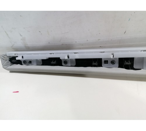 Воздушный дефлектор центральный с декоративной накладкой торпедо