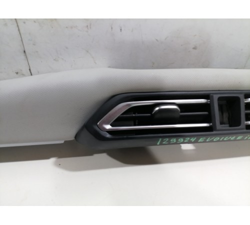 Воздушный дефлектор центральный с декоративной накладкой торпедо