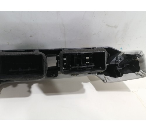 Воздушный дефлектор центральный с декоративной накладкой торпедо