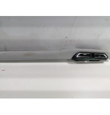 Воздушный дефлектор центральный с декоративной накладкой торпедо