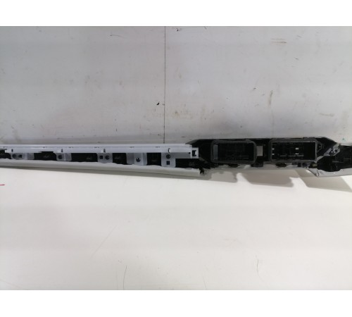 Воздушный дефлектор центральный с декоративной накладкой торпедо