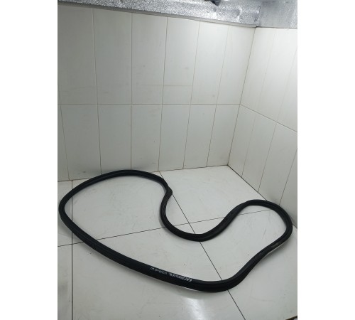 Уплотнитель багажника