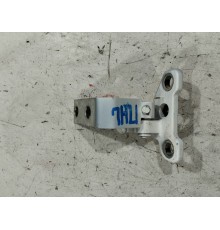 Петля двери(передняя левая нижняя)