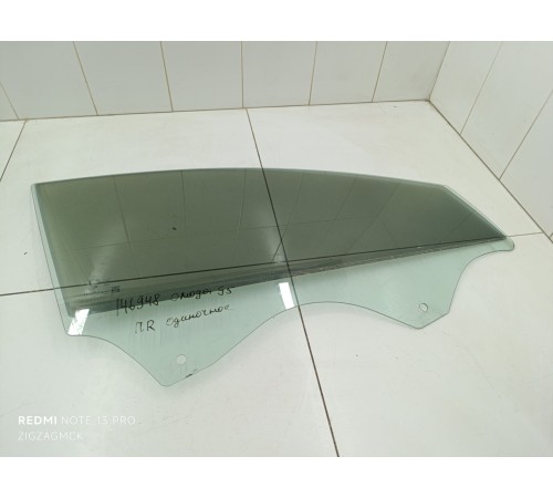 Стекло двери переднее правое