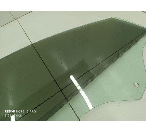 Стекло двери переднее правое