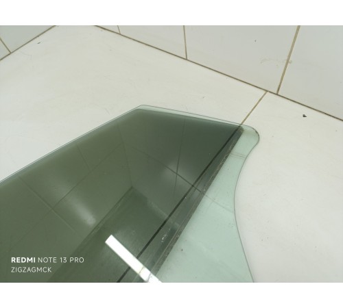 Стекло двери переднее правое