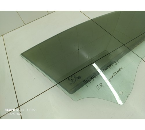 Стекло двери переднее правое