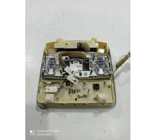 Плафон внутреннего освещения(передний)