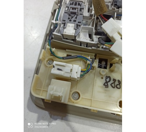 Плафон внутреннего освещения(передний)