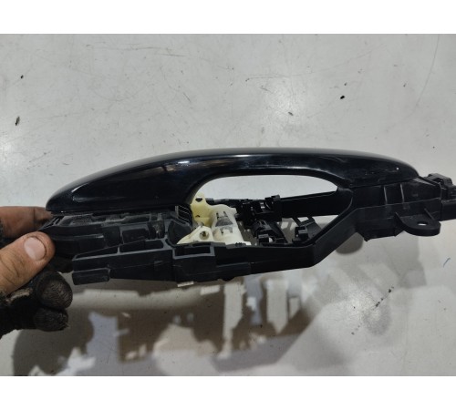 Ручка двери (передняя, правая, внешняя)