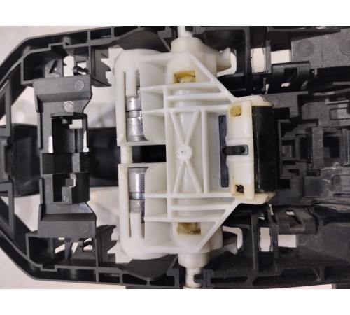 Ручка двери (передняя, правая, внешняя)