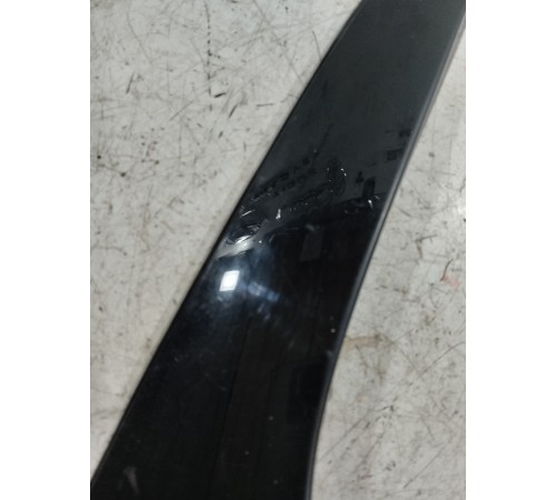 Накладка крышки багажника правая