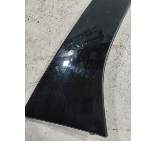 Накладка крышки багажника правая