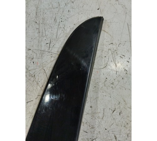 Накладка крышки багажника правая