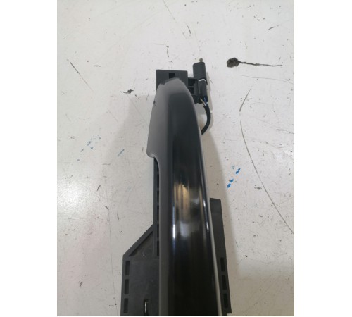 Ручка двери передняя правая наружная