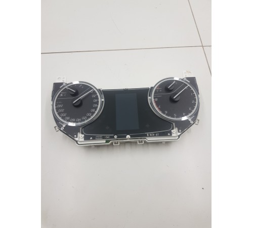 Панель приборов