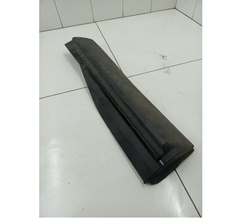 Молдинг двери задний левый 