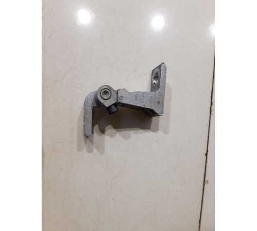 Петля двери(задняя правая нижняя)