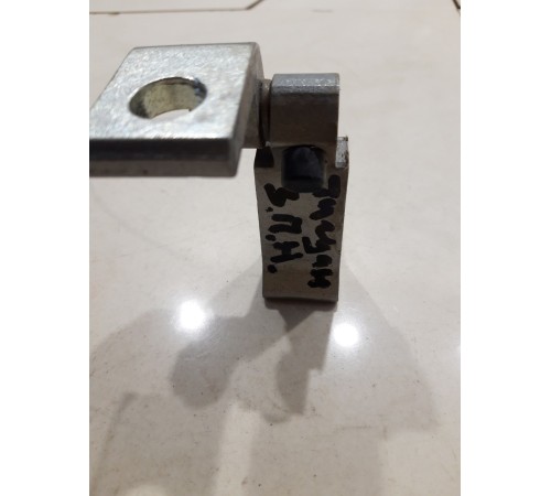 Петля двери(задняя правая нижняя)