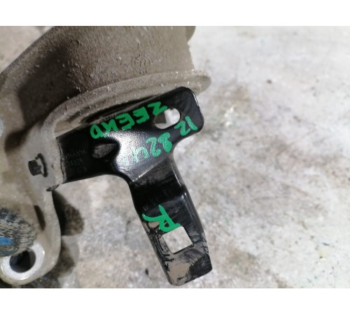 Кронштейн правый