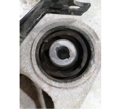 Кронштейн правый