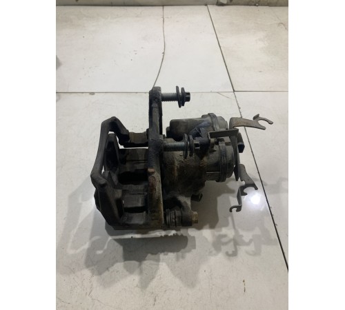 Суппорт(задний правый)