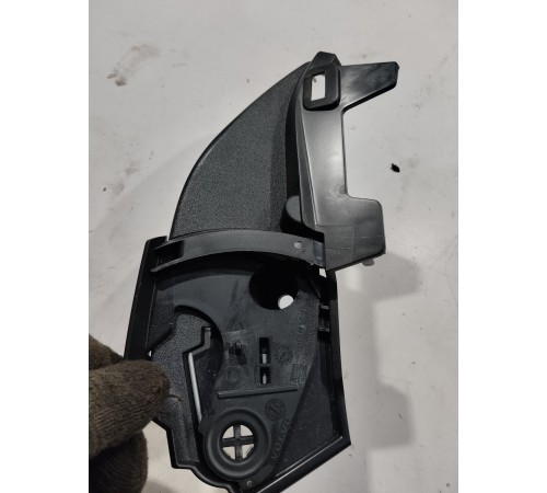 Обшивка стойки центральная правая