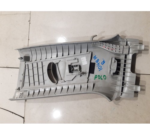 Обшивка центральной стойки (правая)