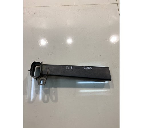 Водосток под лобовое стекло (передний, левый)