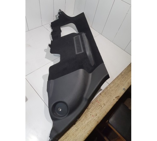 Обшивка багажника левая