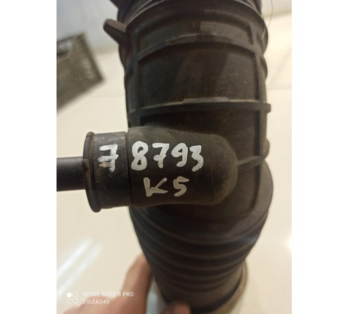 Патрубок воздушного фильтра