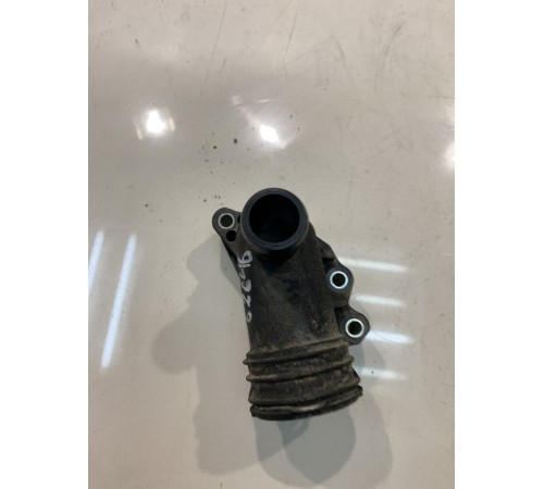 Фланец системы охлаждения двигателя