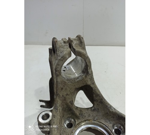 Кулак поворотный(передний правый)