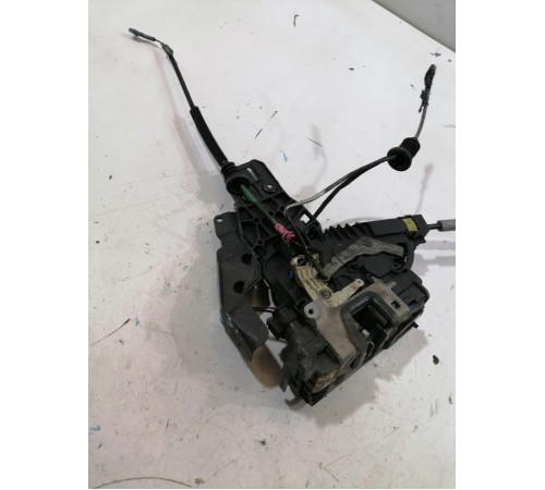 Замок двери задний левый