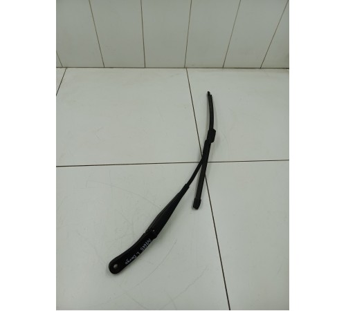 Поводок стеклоочистителя левый