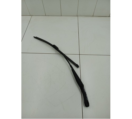 Поводок стеклоочистителя левый