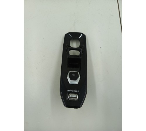 Кнопка стояночного тормоза с накладкой