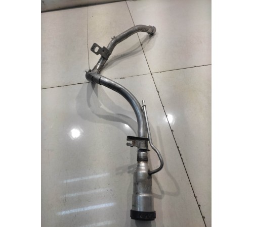 Горловина топливного бака