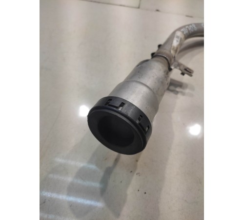 Горловина топливного бака