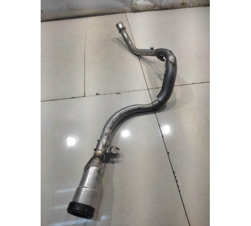 Горловина топливного бака