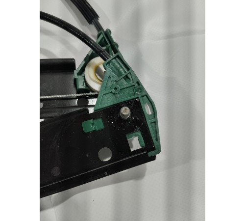 Стеклоподъемник (задний левый)