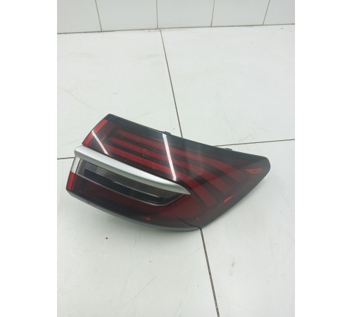 Фонарь задний правый наружный