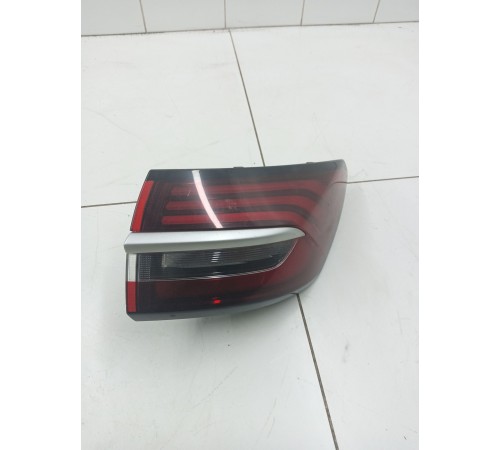 Фонарь задний правый наружный