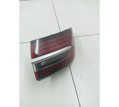 Фонарь задний правый наружный